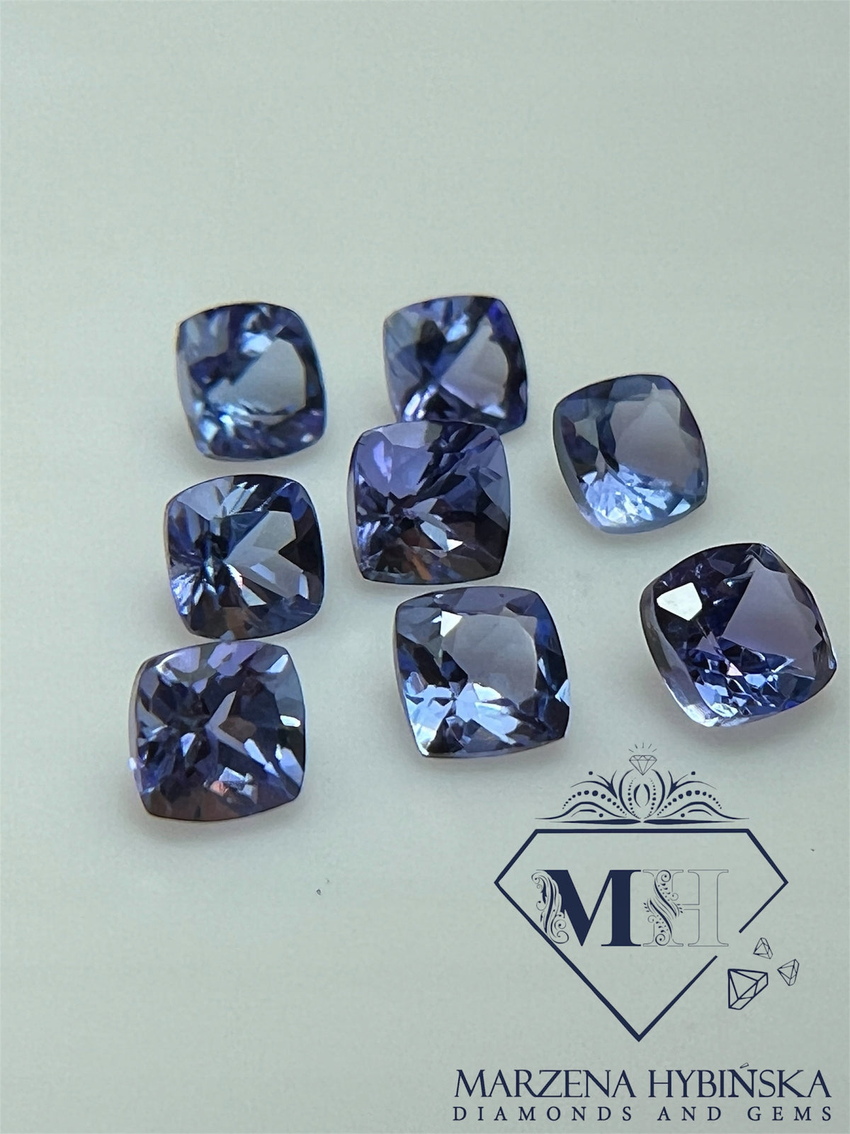 TANZANIT NATURALNY PODUSZKA 4X4 mm