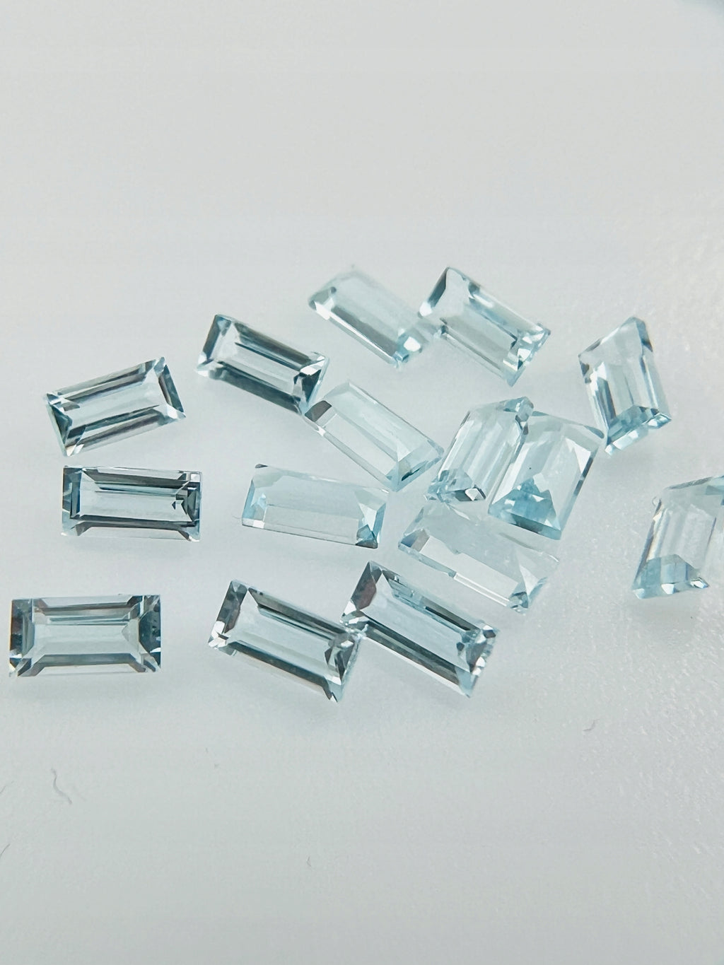 TOPAZ SKY BAGIETKA 4x2 mm