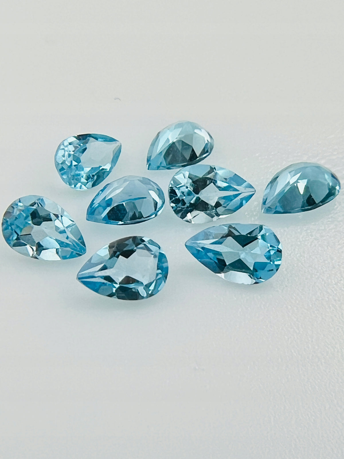 TOPAZ BLUE SWISS ŁEZKA 6X4 mm