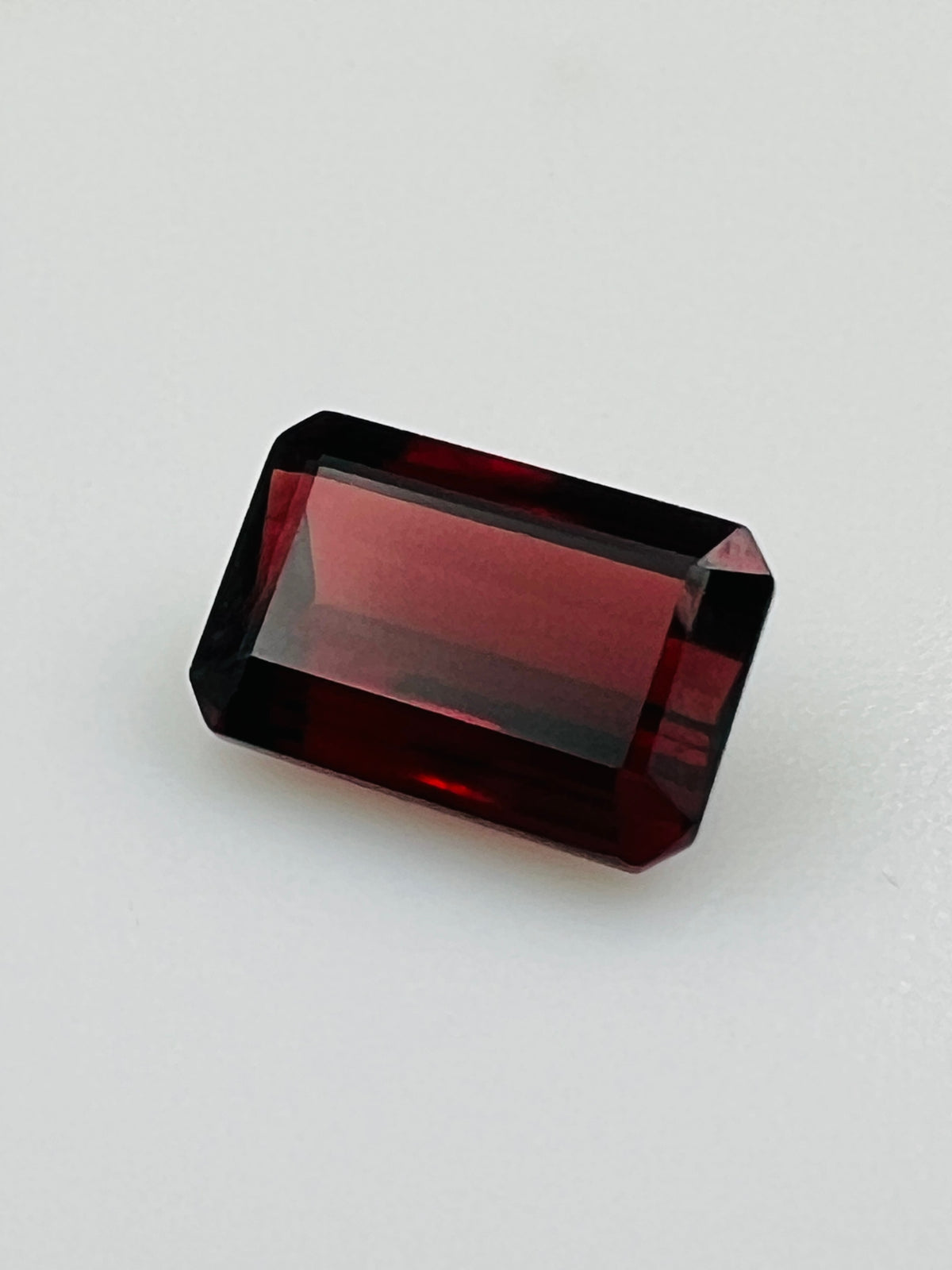 GRANAT CZERWONY OŚMIOKĄT 14,4X9,8 mm