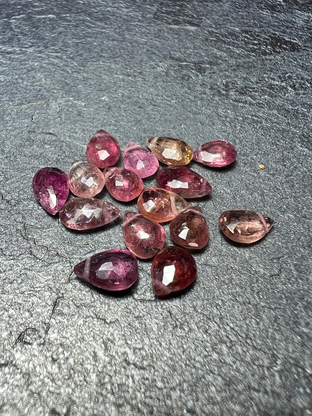 TURMALIN RÓŻOWY ,KROPLA PRZEWIERCONA 8X6 mm