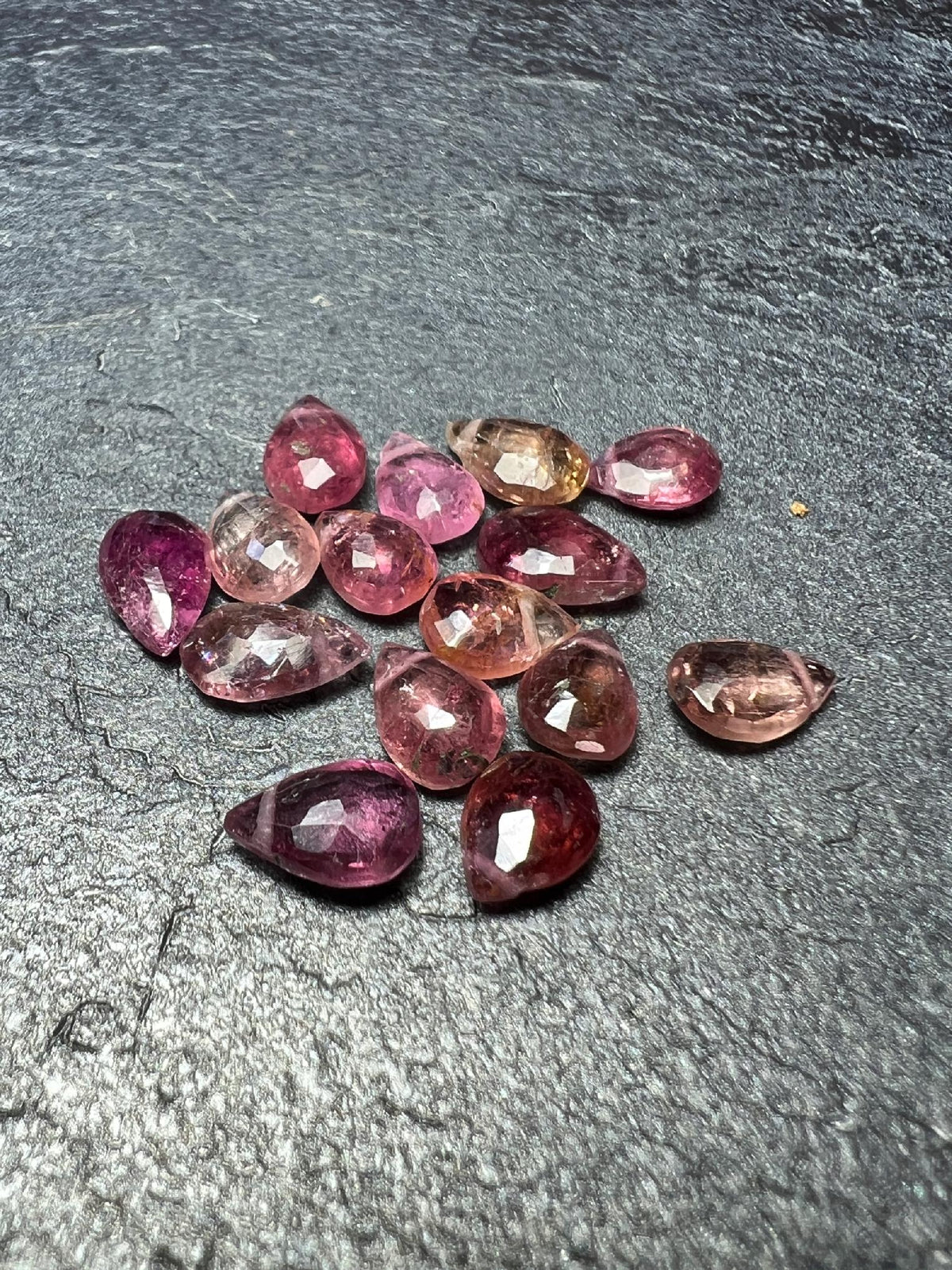TURMALIN RÓŻOWY ,KROPLA PRZEWIERCONA 8X6 mm