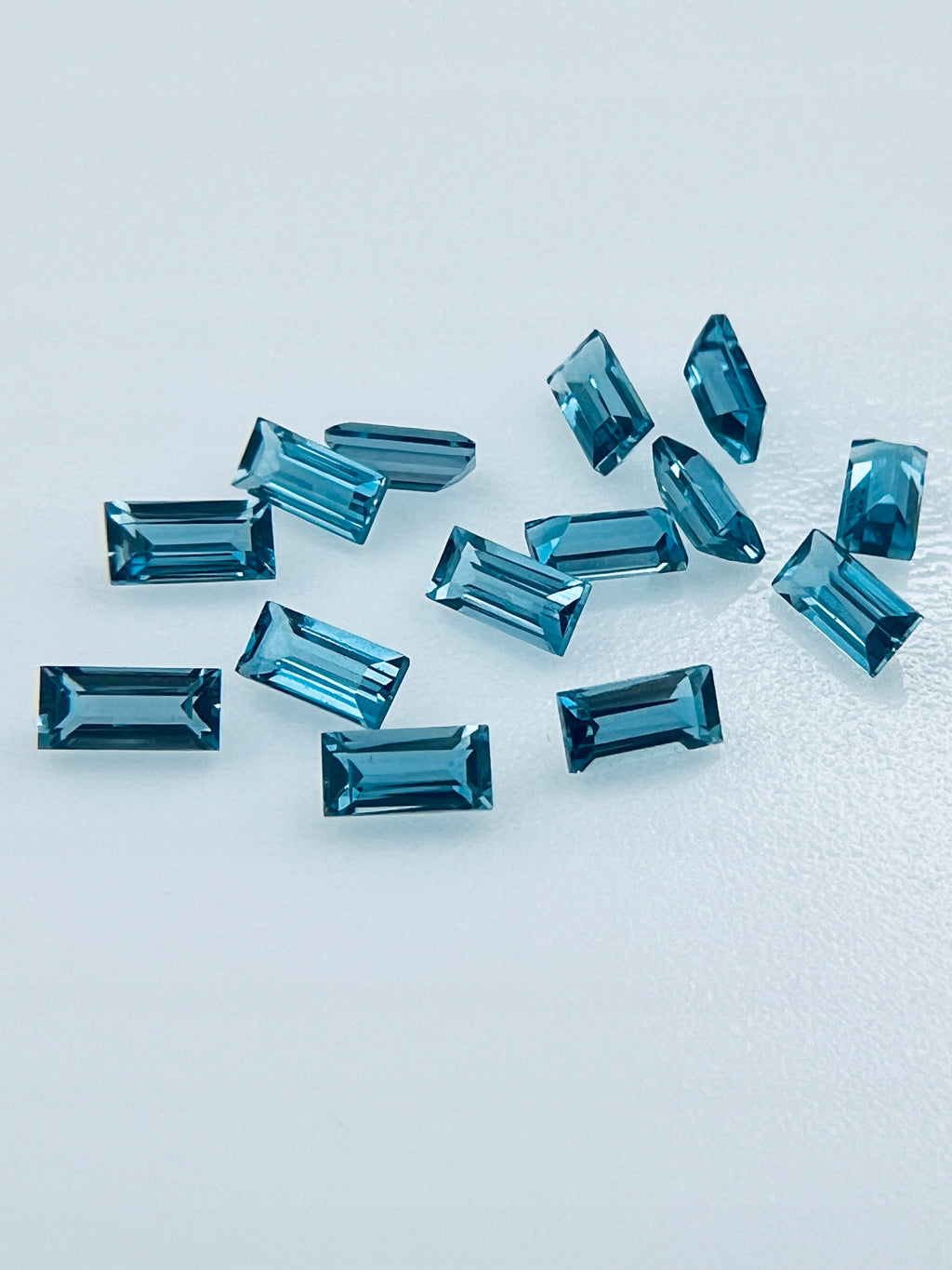 TOPAZ LONDON BAGIETKA 4X2 mm SZTUKA