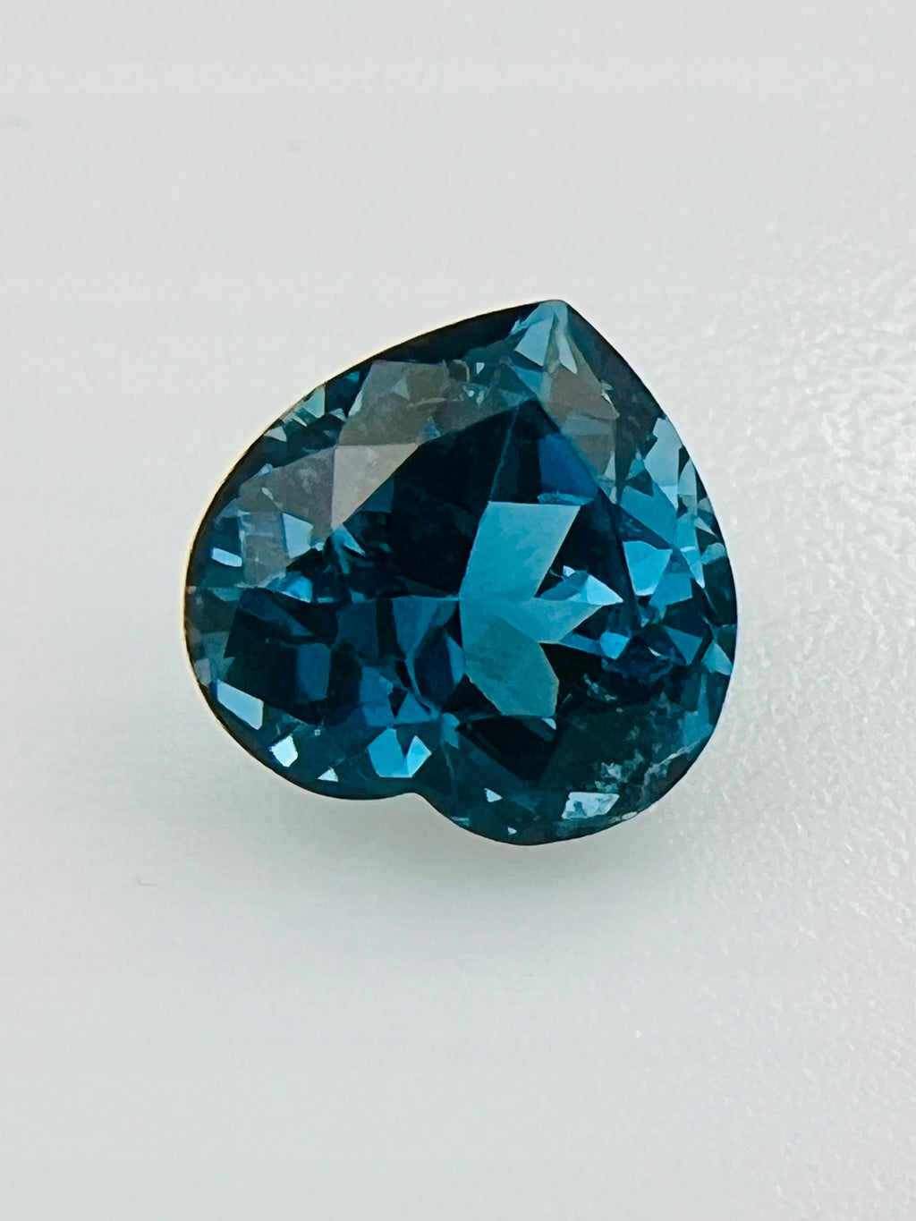TOPAZ LONDON NATURALNY SERCE 9x9 mm