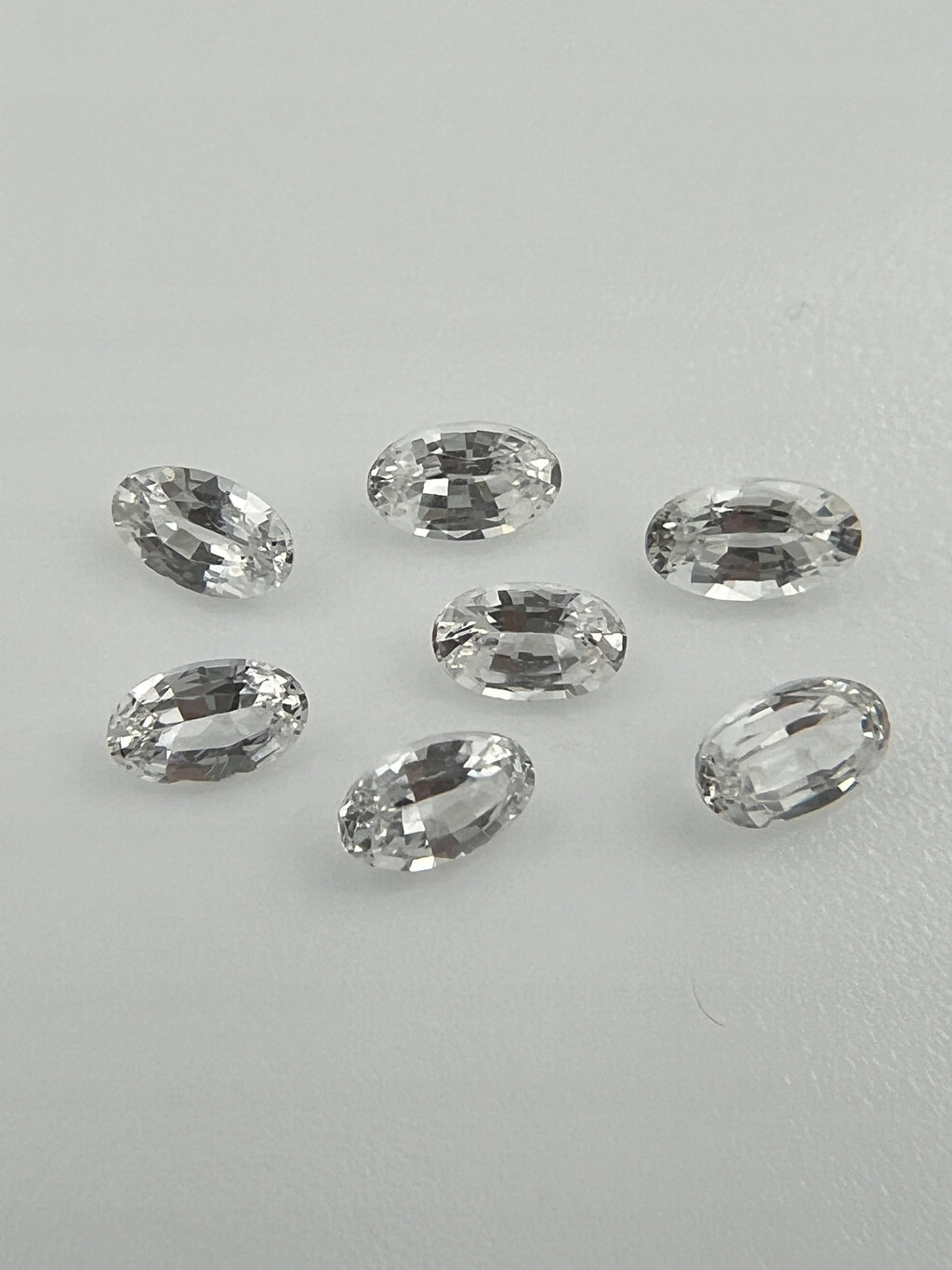 SZAFIR BIAŁY OWAL 5X3 mm