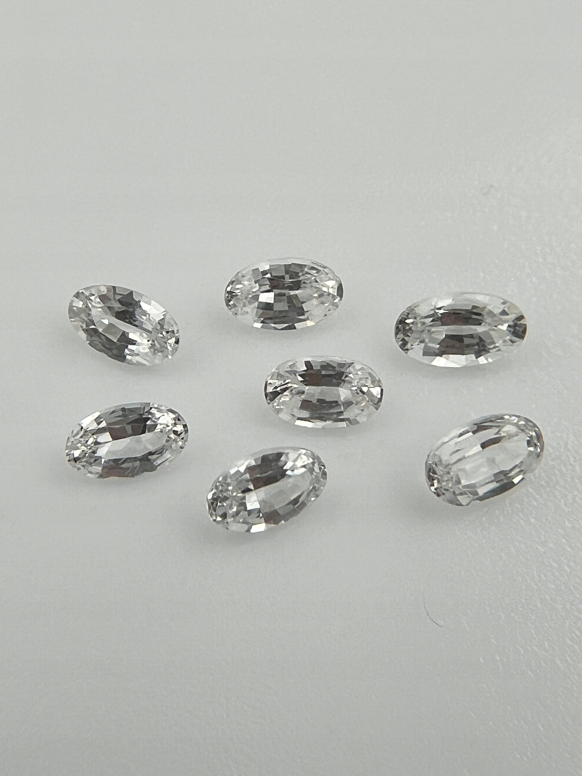SZAFIR BIAŁY OWAL 5X3 mm