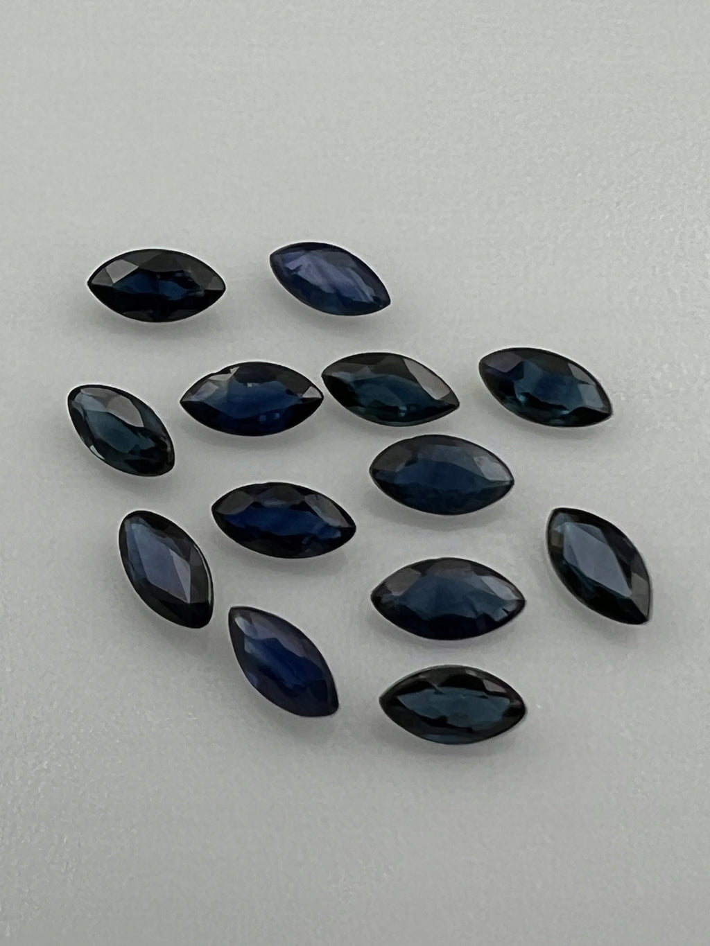 SZAFIR BLUE MARKIZA 4X2 mm