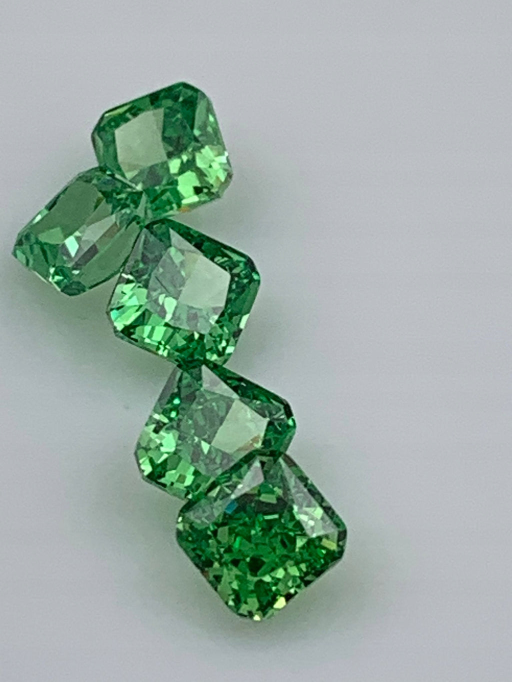 CYRKONIA zielona OŚMIOKĄT 6x6 mm