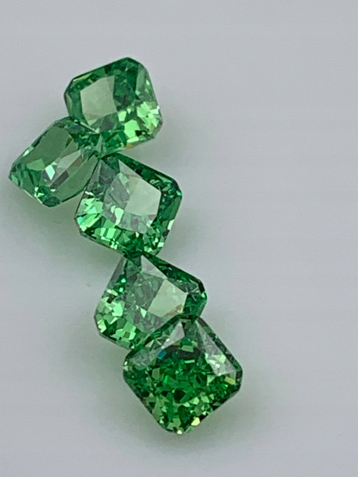 CYRKONIA zielona OŚMIOKĄT 6x6 mm
