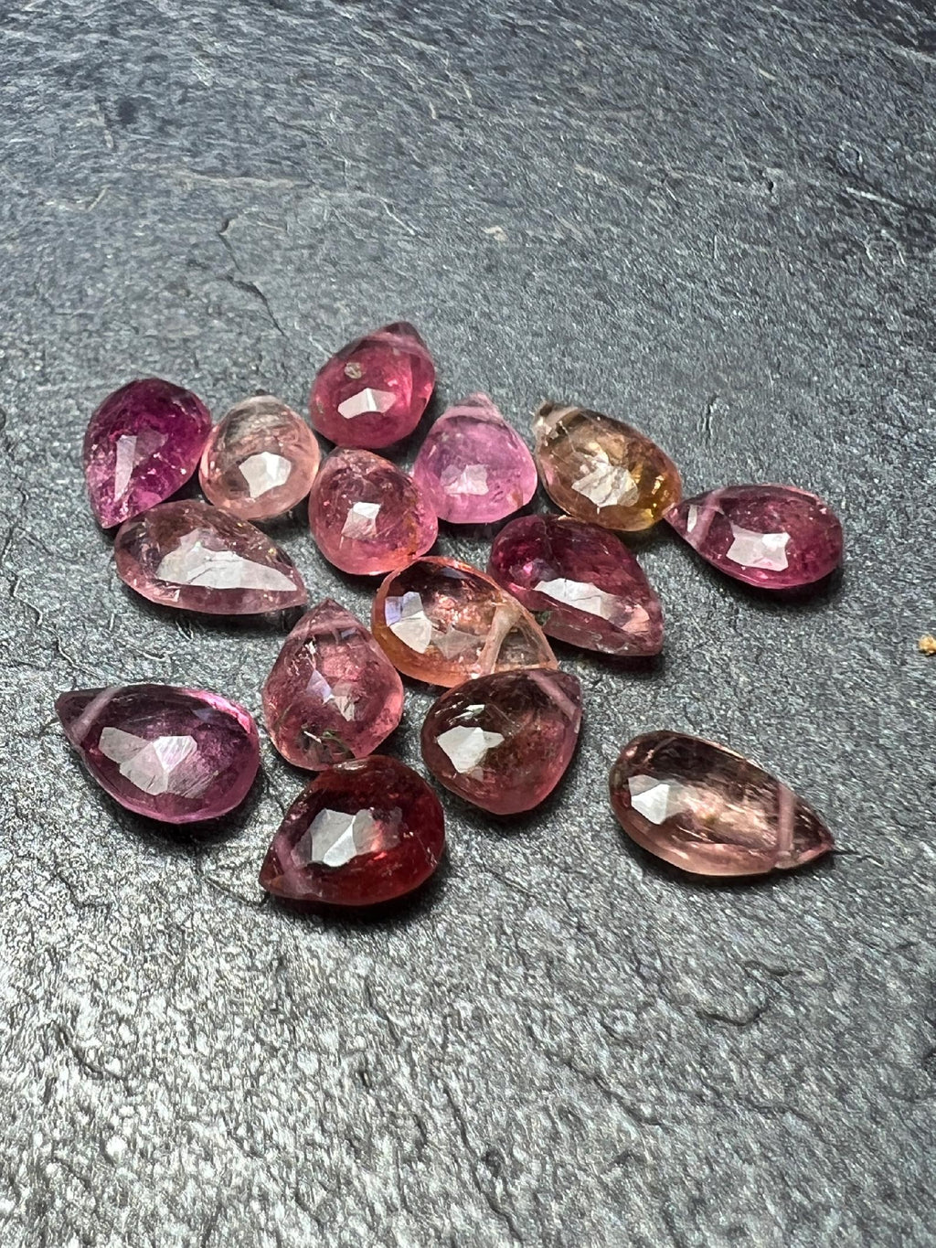 TURMALIN RÓŻOWY ,KROPLA PRZEWIERCONA 8X6 mm