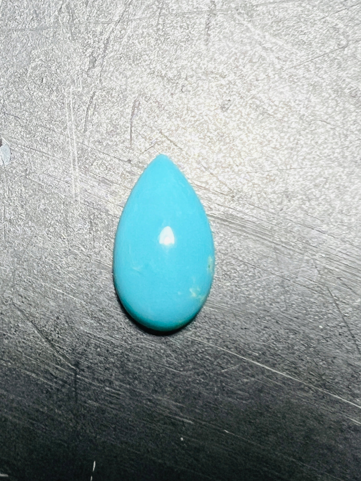Turkus naturalny kaboszon ŁEZKA 14,8X8,4 mm sztuka
