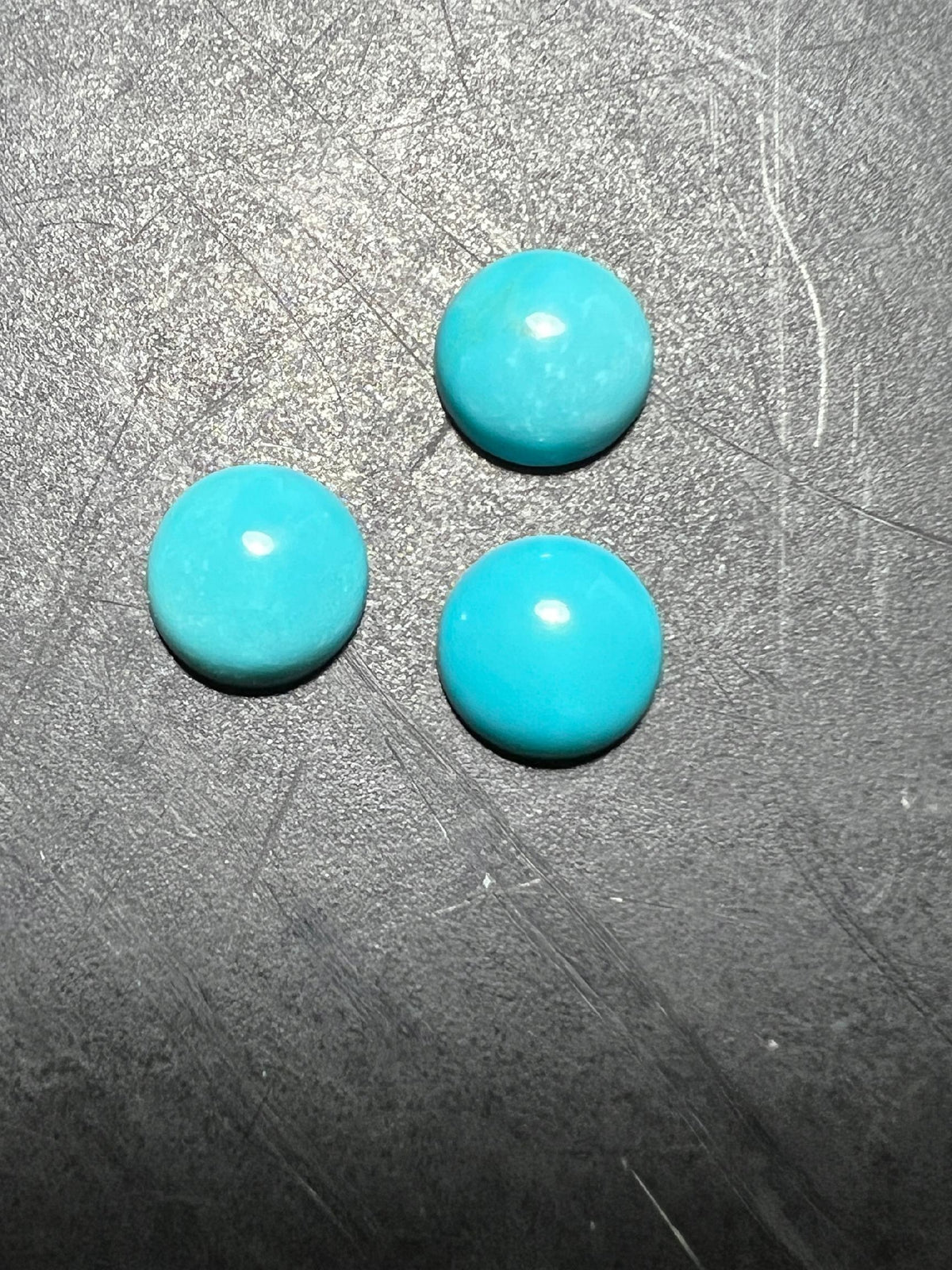 Turkus naturalny kaboszon 8 mm sztuka