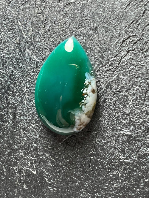 AGAT ZIELONY ŁEZKA KABOSZON 24,5x16,3X4,7 mm SZTUKA