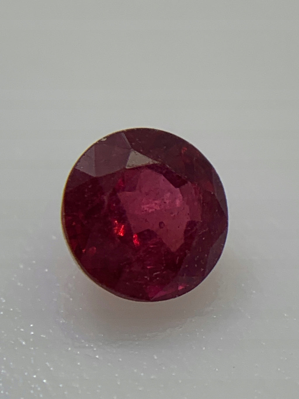 RUBIN NATURALNY O ŚREDNICY 4,75 mm