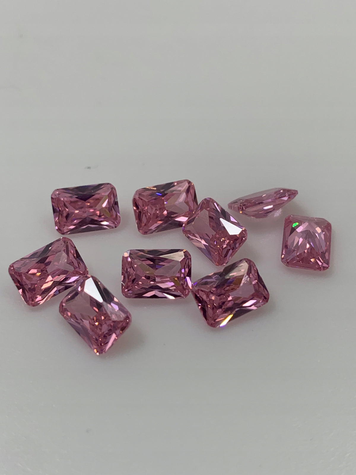 CYRKONIA różowa OŚMIOKĄT 6x4 mm 1 sztuka
