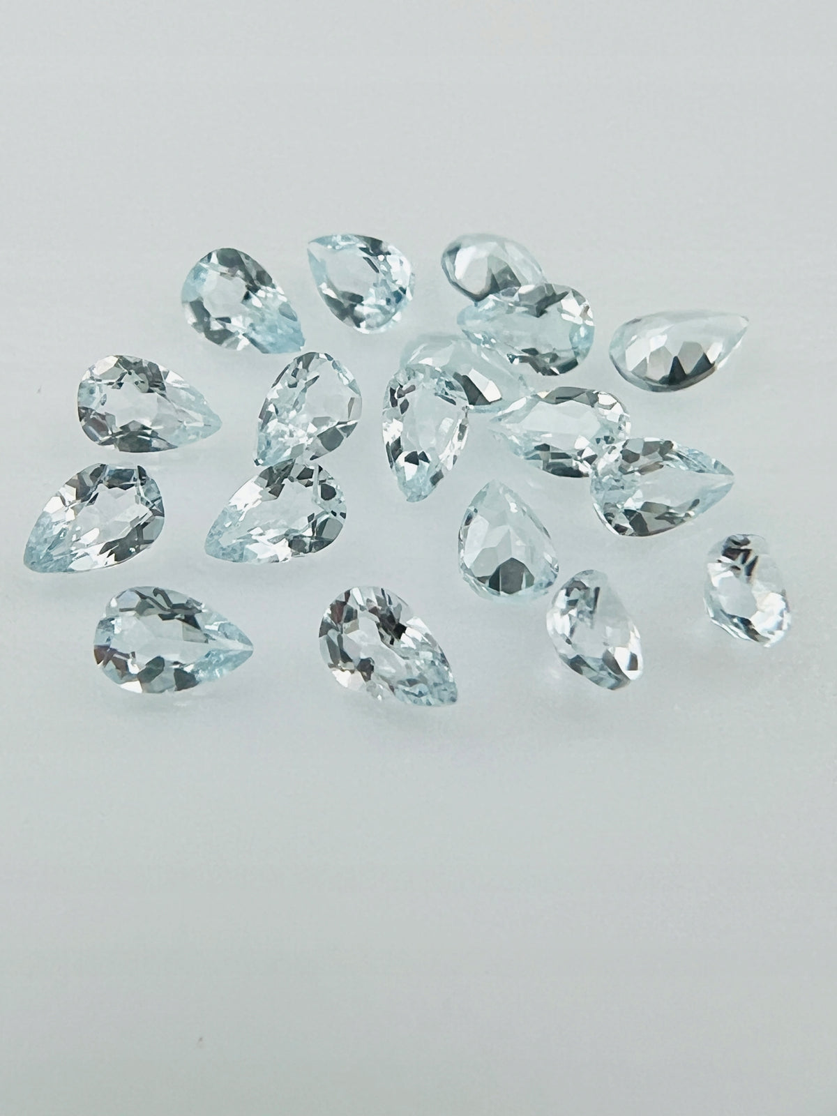 TOPAZ SKY ŁEZKA 3x2 mm