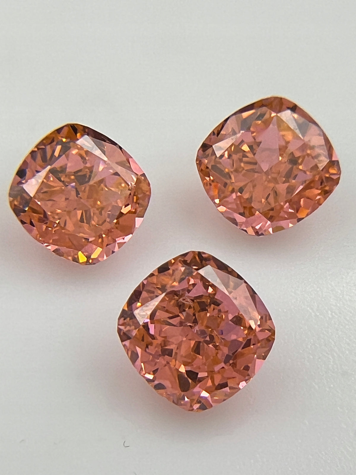 CYRKONIA SZAMPAN PODUSZKA 10X10 mm SZTUKA