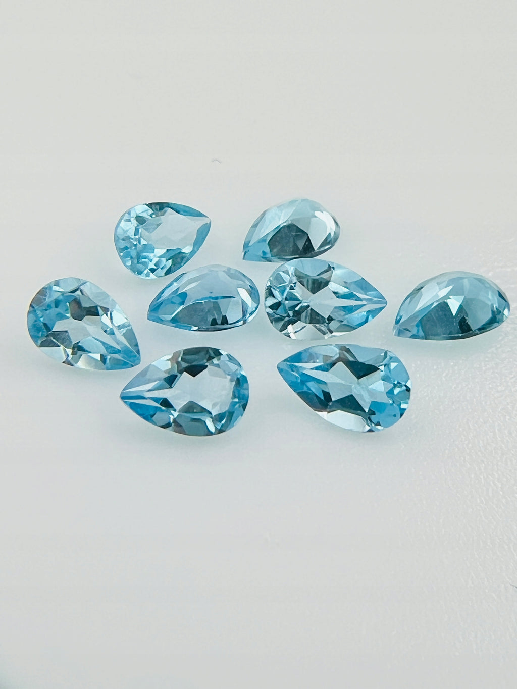 TOPAZ BLUE SWISS ŁEZKA 6X4 mm