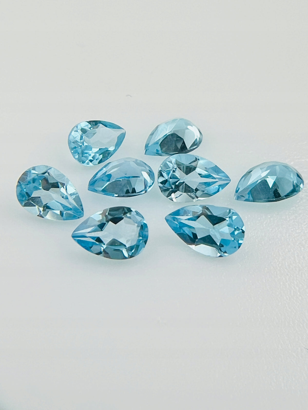 TOPAZ BLUE SWISS ŁEZKA 6X4 mm