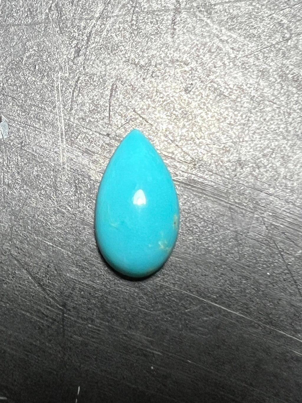 Turkus naturalny kaboszon ŁEZKA 14,8X8,4 mm sztuka