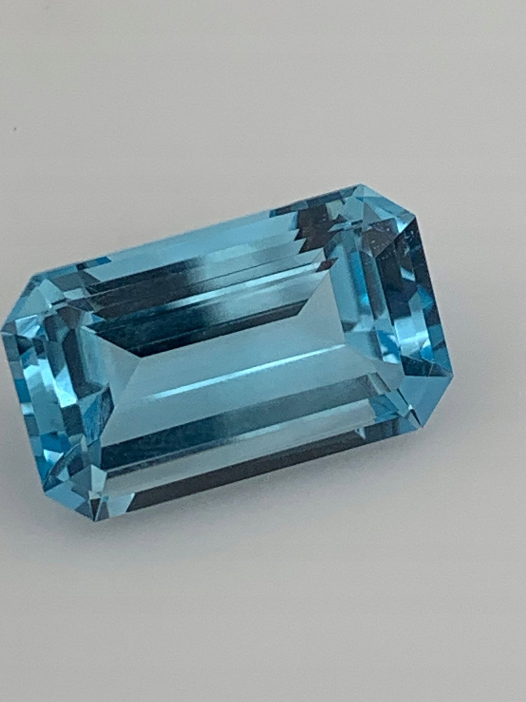 TOPAZ SKY OŚMIOKĄT 20x12 mm
