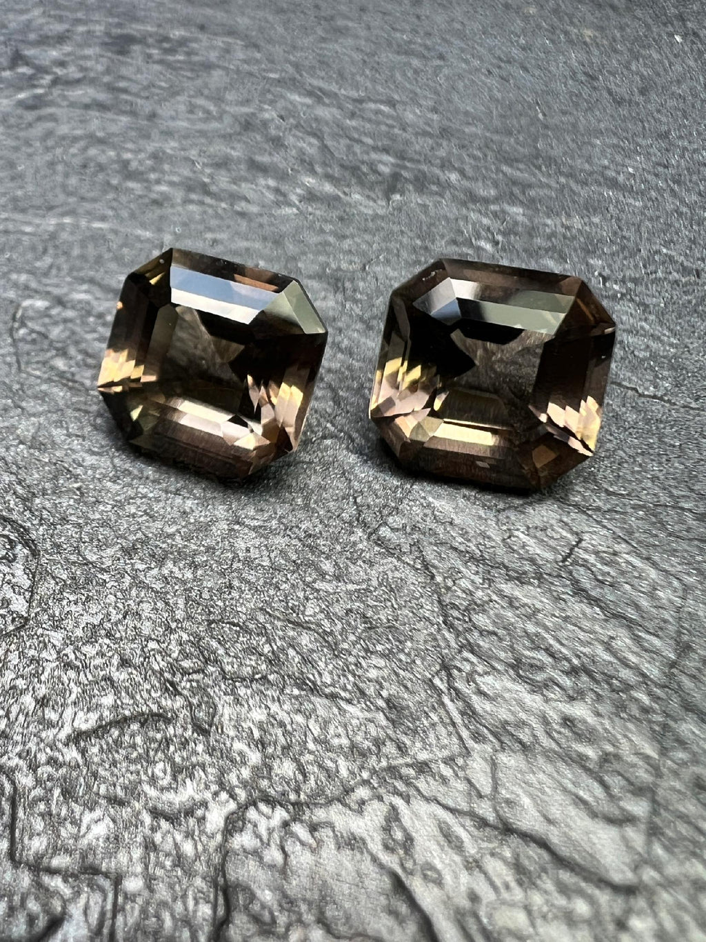 KWARC DYMNY ASSCHER 10X10 mm