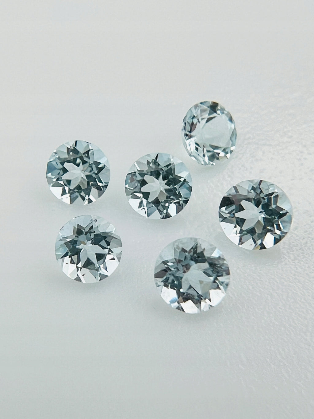 AKWAMARYN NATURALNY 4 MM SZTUKA
