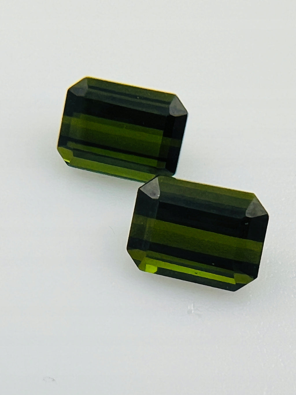 TURMALIN ZIELONY OŚMIOKĄT 7X5 mm SZTUKA