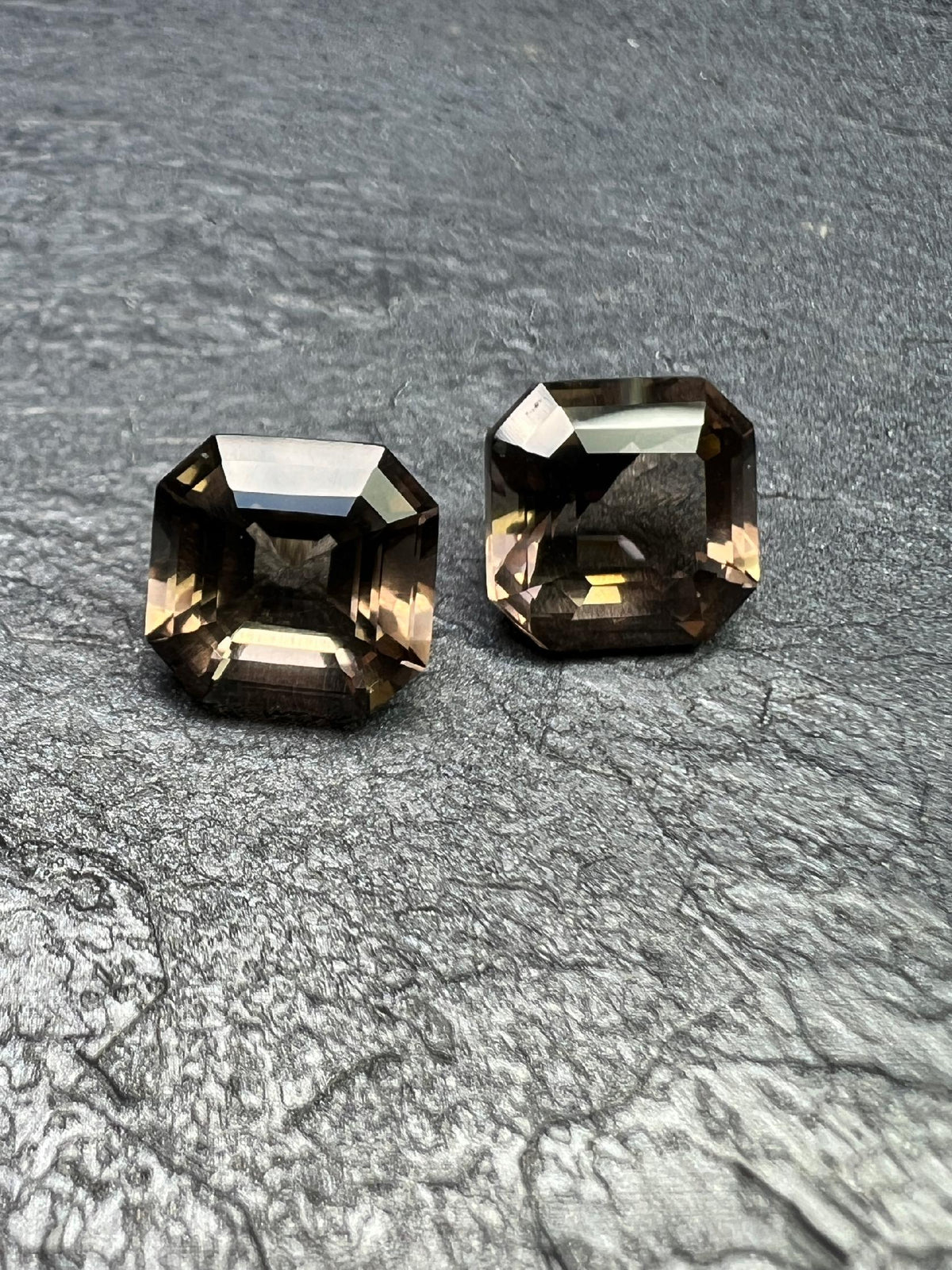 KWARC DYMNY ASSCHER 10X10 mm