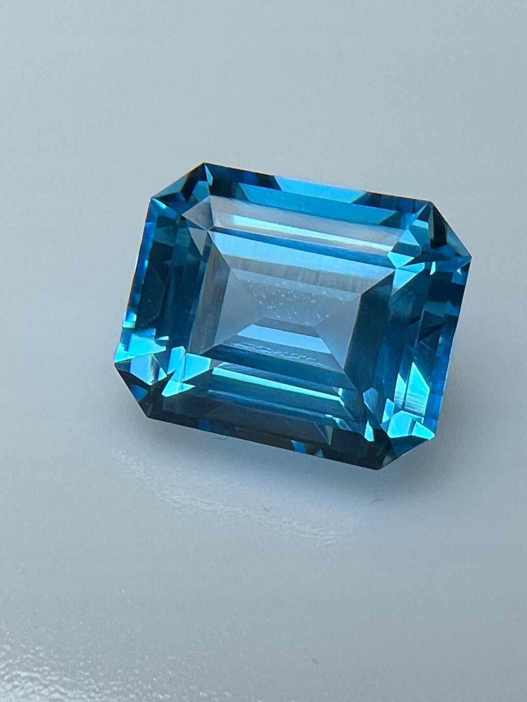 TOPAZ SWISS BLUE OŚMIOKĄT 12X10