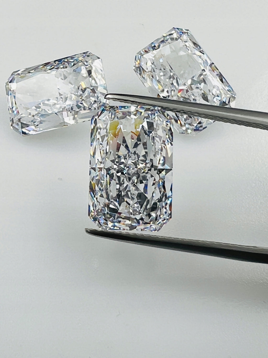 CYRKONIA BIAŁA OŚMIOKĄT 15x10 mm
