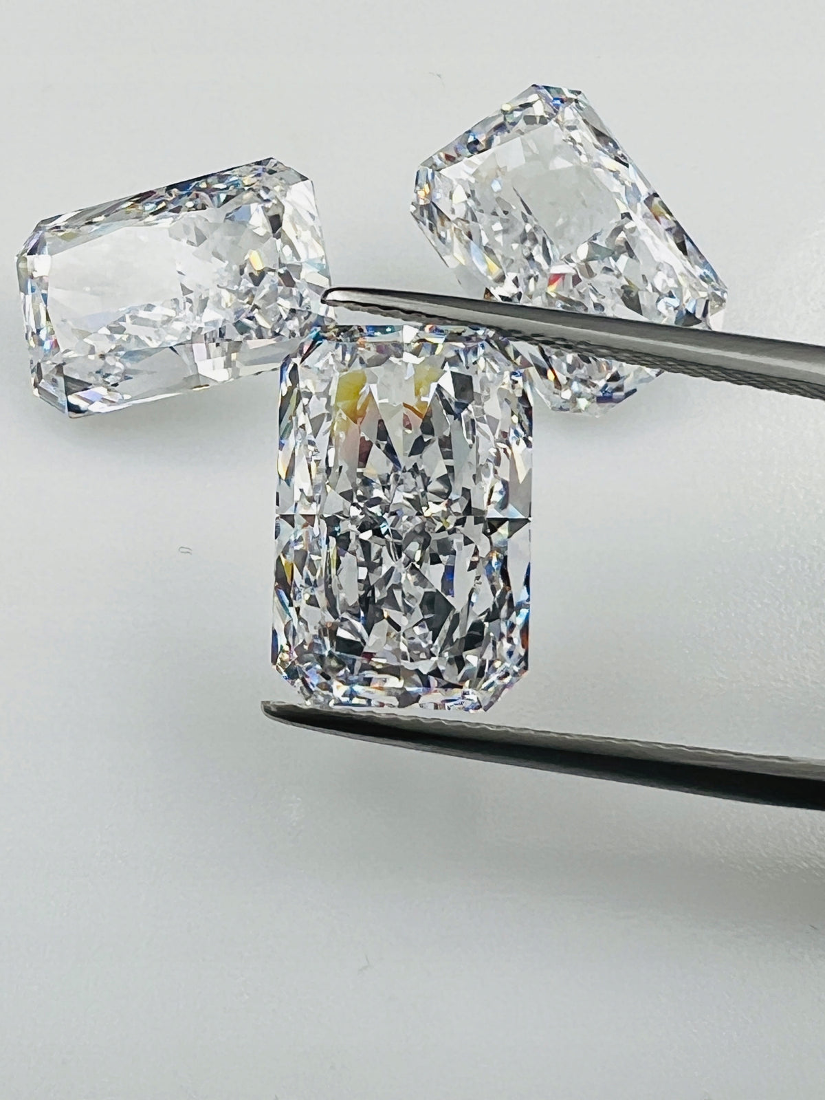 CYRKONIA BIAŁA OŚMIOKĄT 15x10 mm
