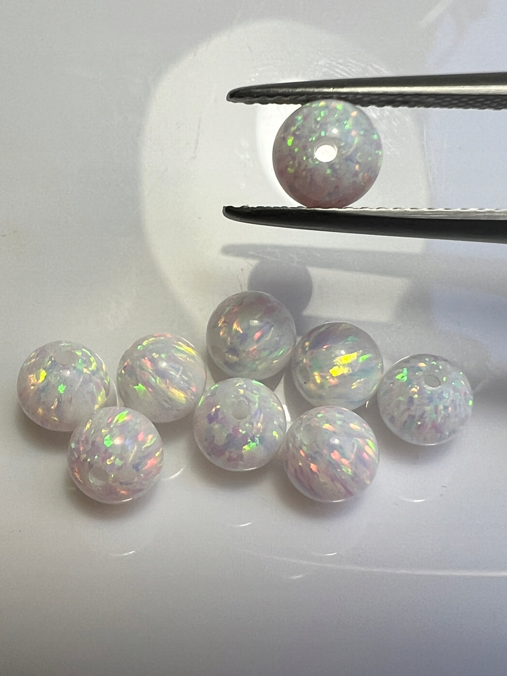 OPAL BIAŁY ARLEKIN KULA 4 mm NAWIERCONA
