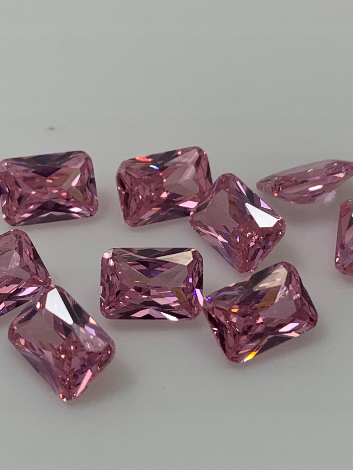 CYRKONIA różowa OŚMIOKĄT 6x4 mm 1 sztuka