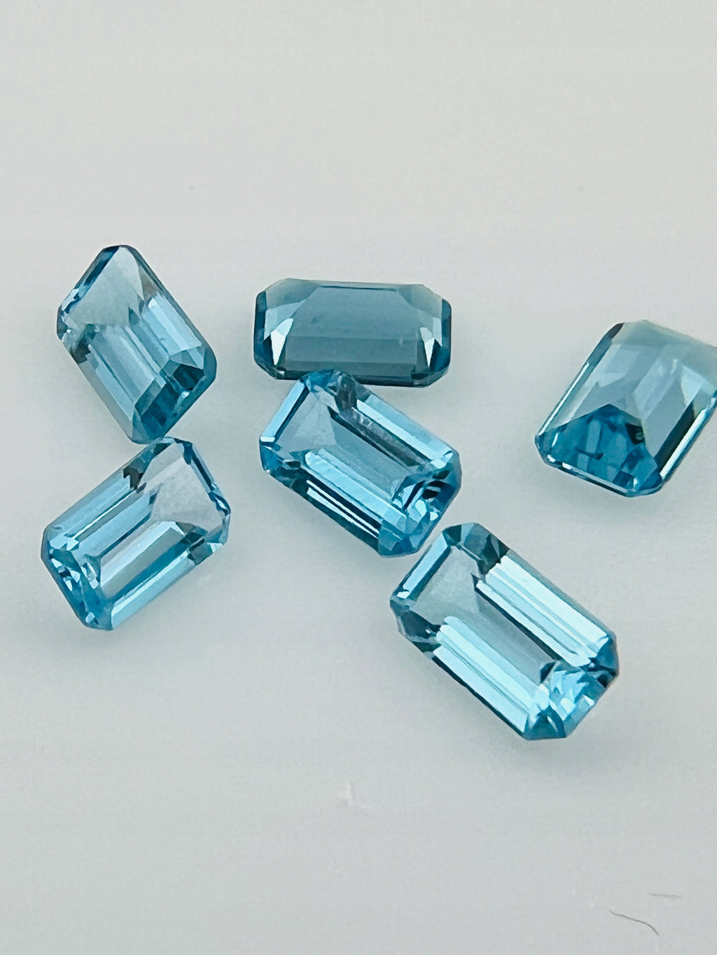 TOPAZ SWISS BLUE OŚMIOKĄT 5X3 mm