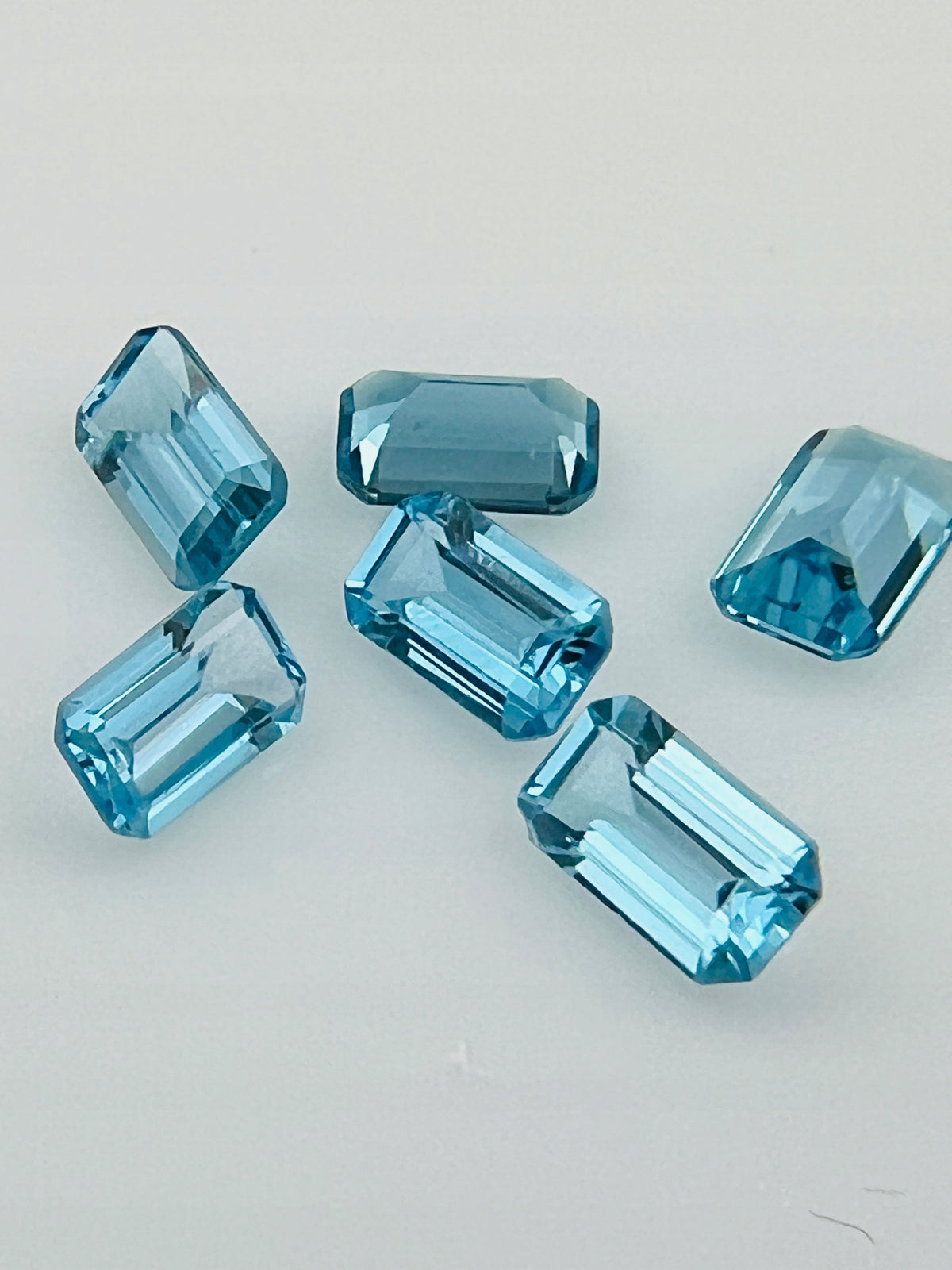 TOPAZ SWISS BLUE OŚMIOKĄT 5X3 mm
