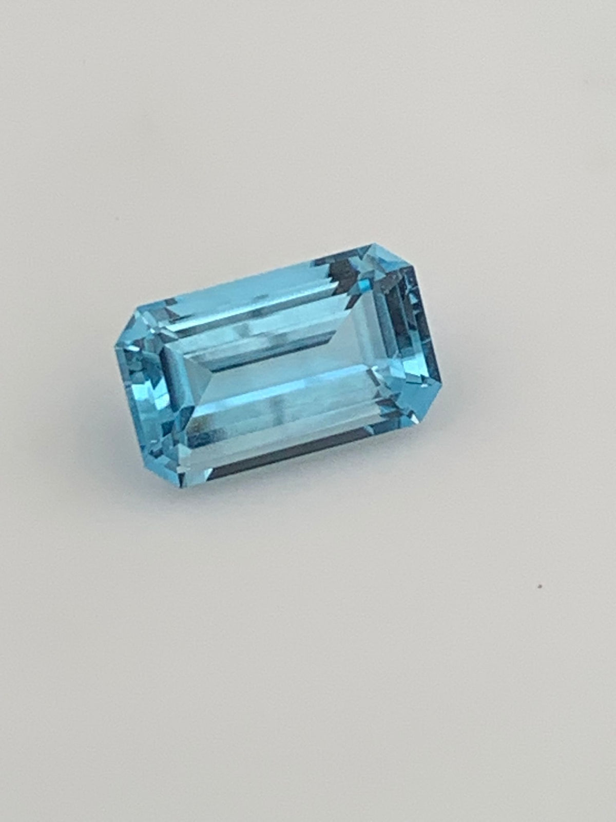 TOPAZ SKY OŚMIOKĄT 20x12 mm