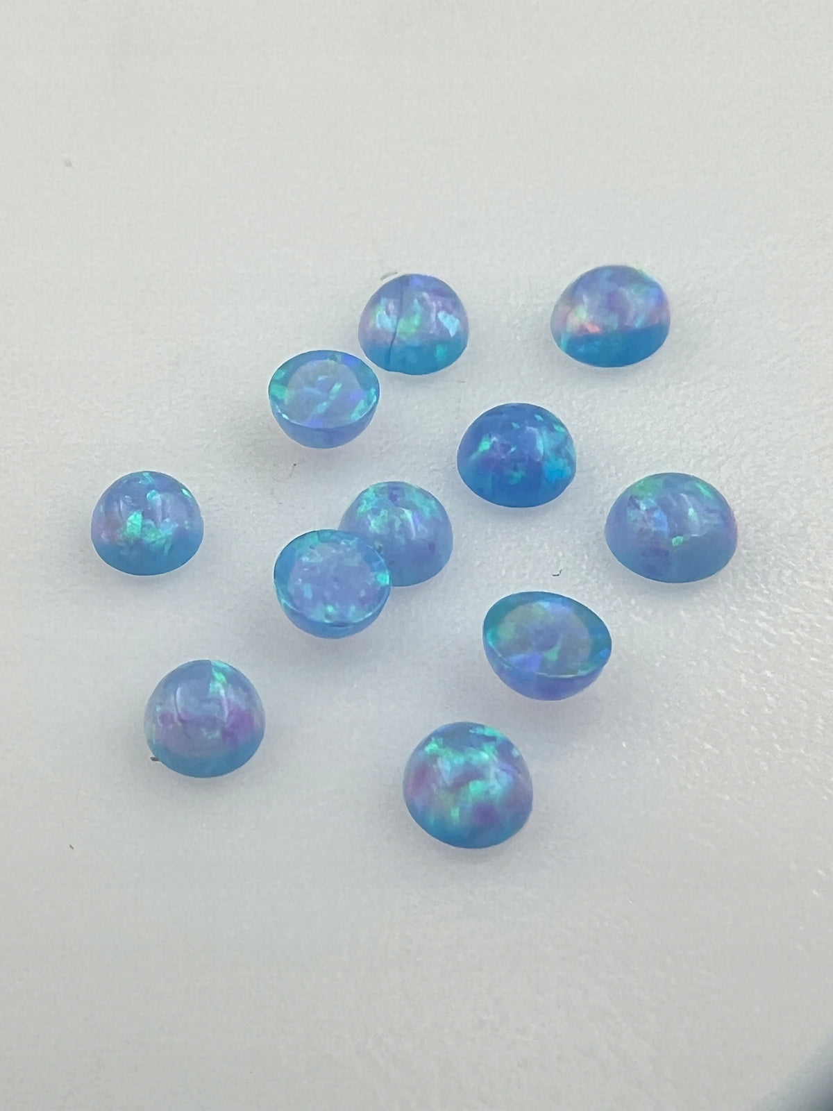 OPAL ARLEKIN KABOSZON NIEBIESKI 3 MM SZTUKA