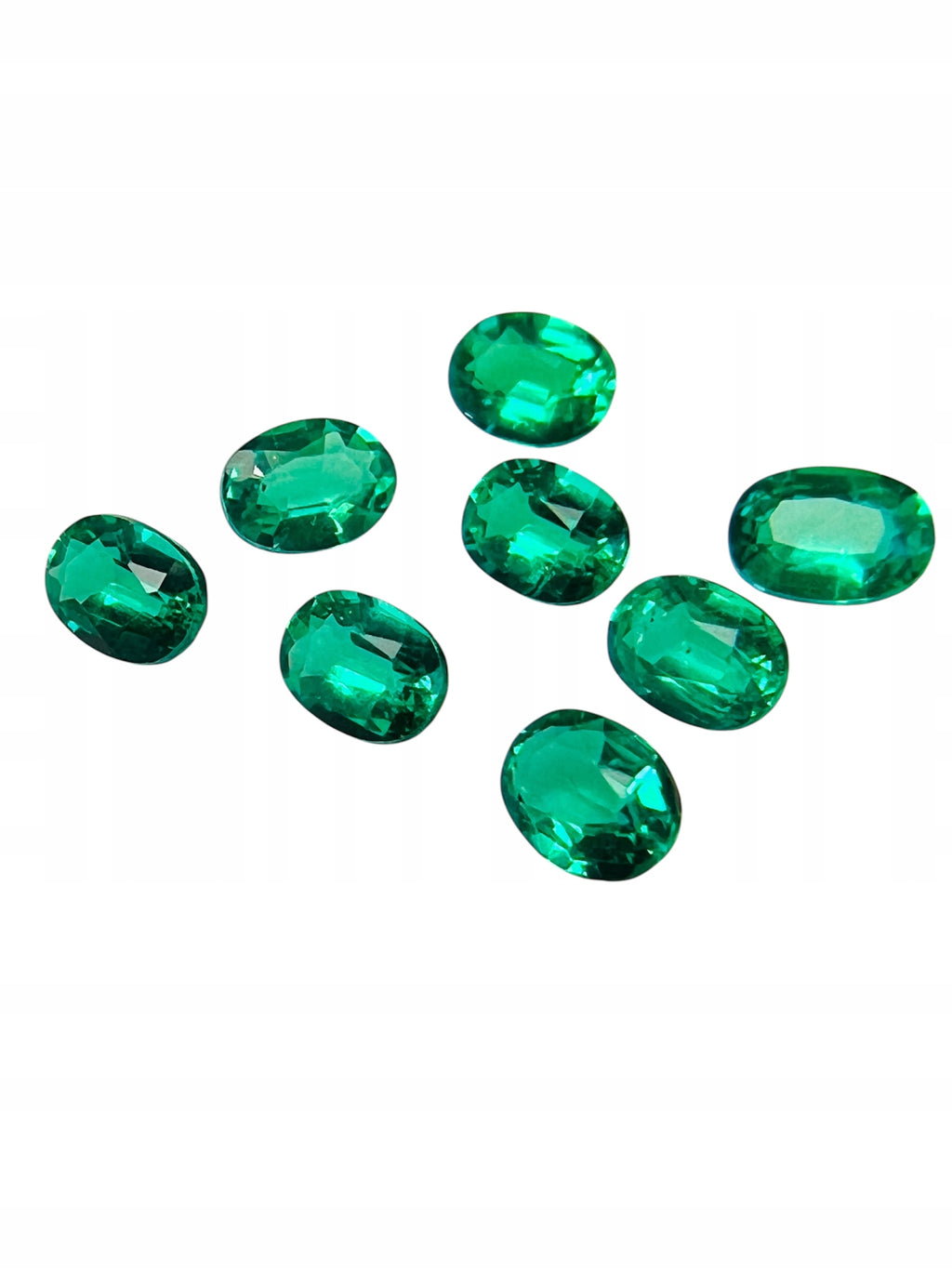 SZMARAGD HYDROTERMALNY OWAL 4X3 mm