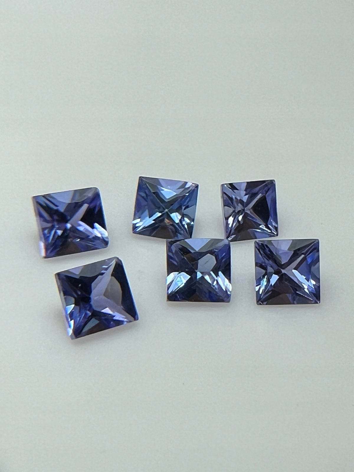 TANZANIT NATURALNY PRINCESS 4x4 mm