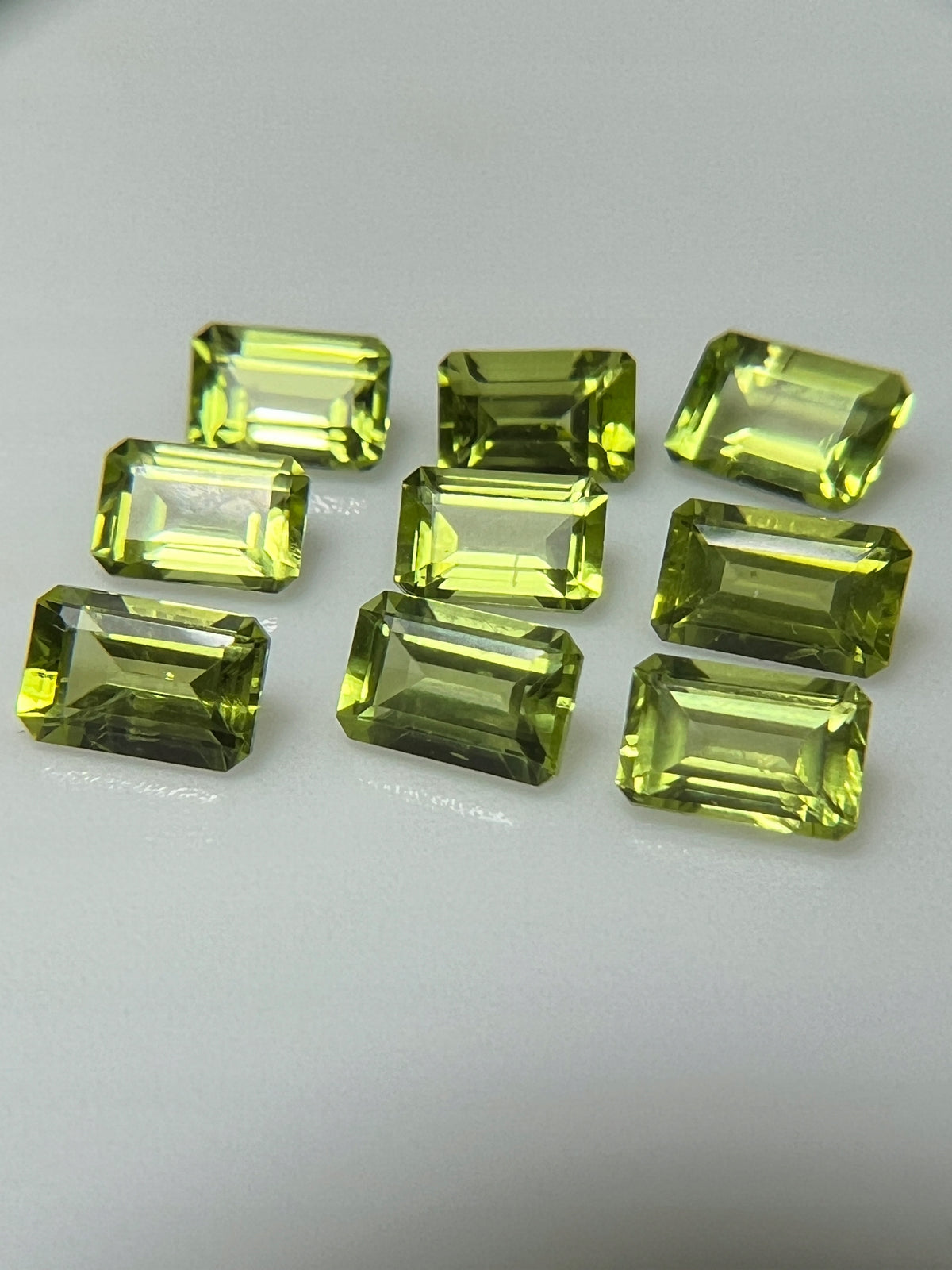 PERYDOT/OLIWIN NATURALNY OŚMIOKĄT 6x4 mm