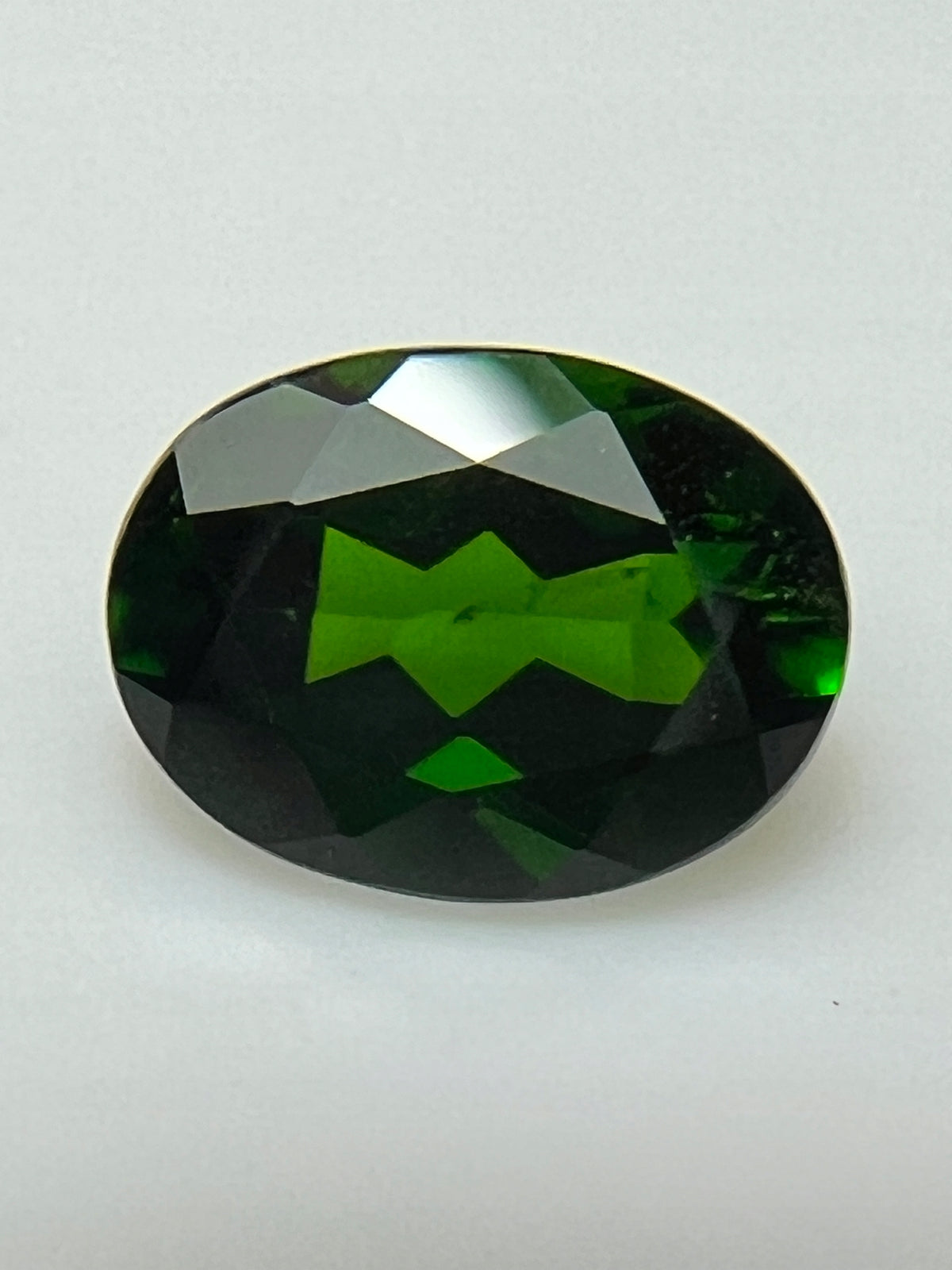 DIOPSYD OWAL 8X6 mm SZTUKA