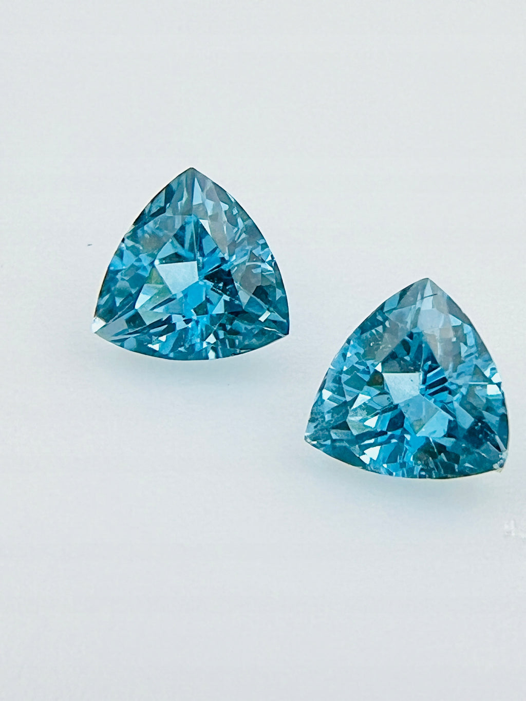 TOPAZ SWISS TRILLION 6X6 mm