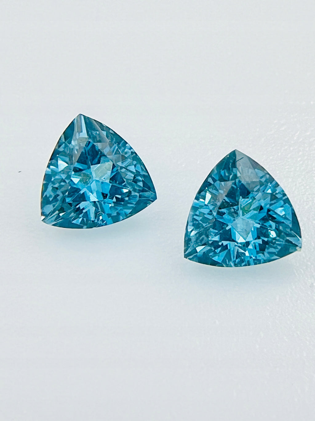 TOPAZ SWISS TRILLION 6X6 mm