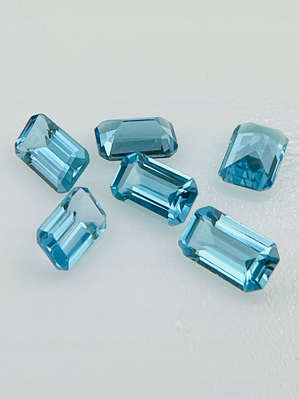 TOPAZ SWISS BLUE OŚMIOKĄT 5X3 mm