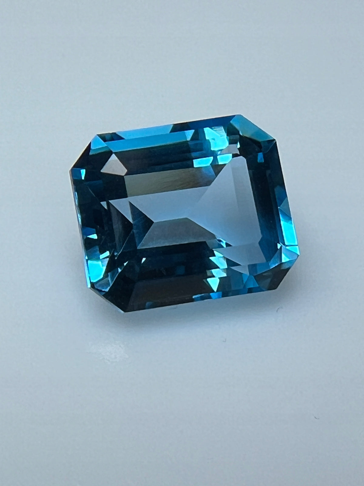 TOPAZ SWISS BLUE OŚMIOKĄT 12X10