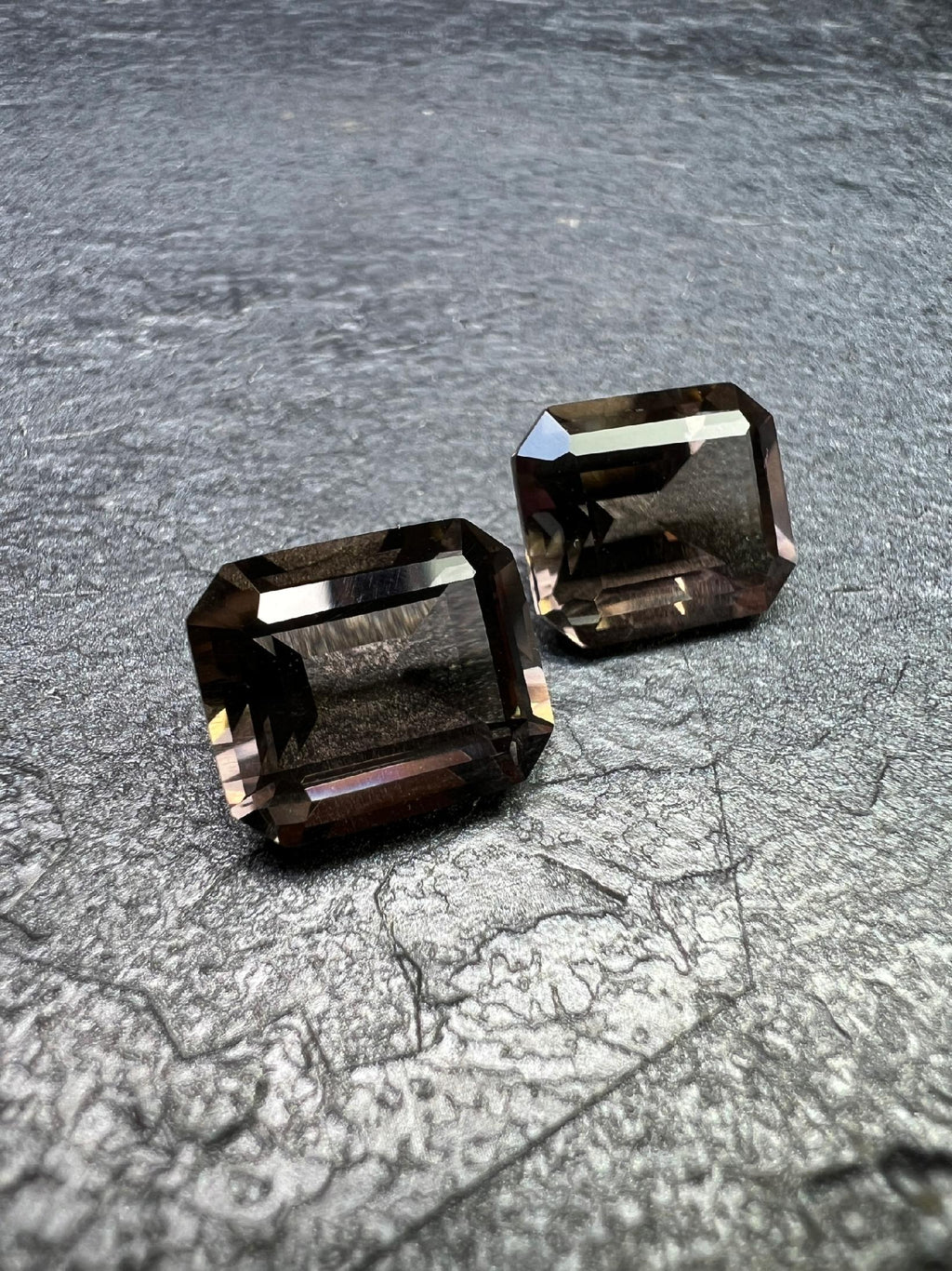 KWARC DYMNY OŚMIOKĄT 12x10 mm SZTUKA