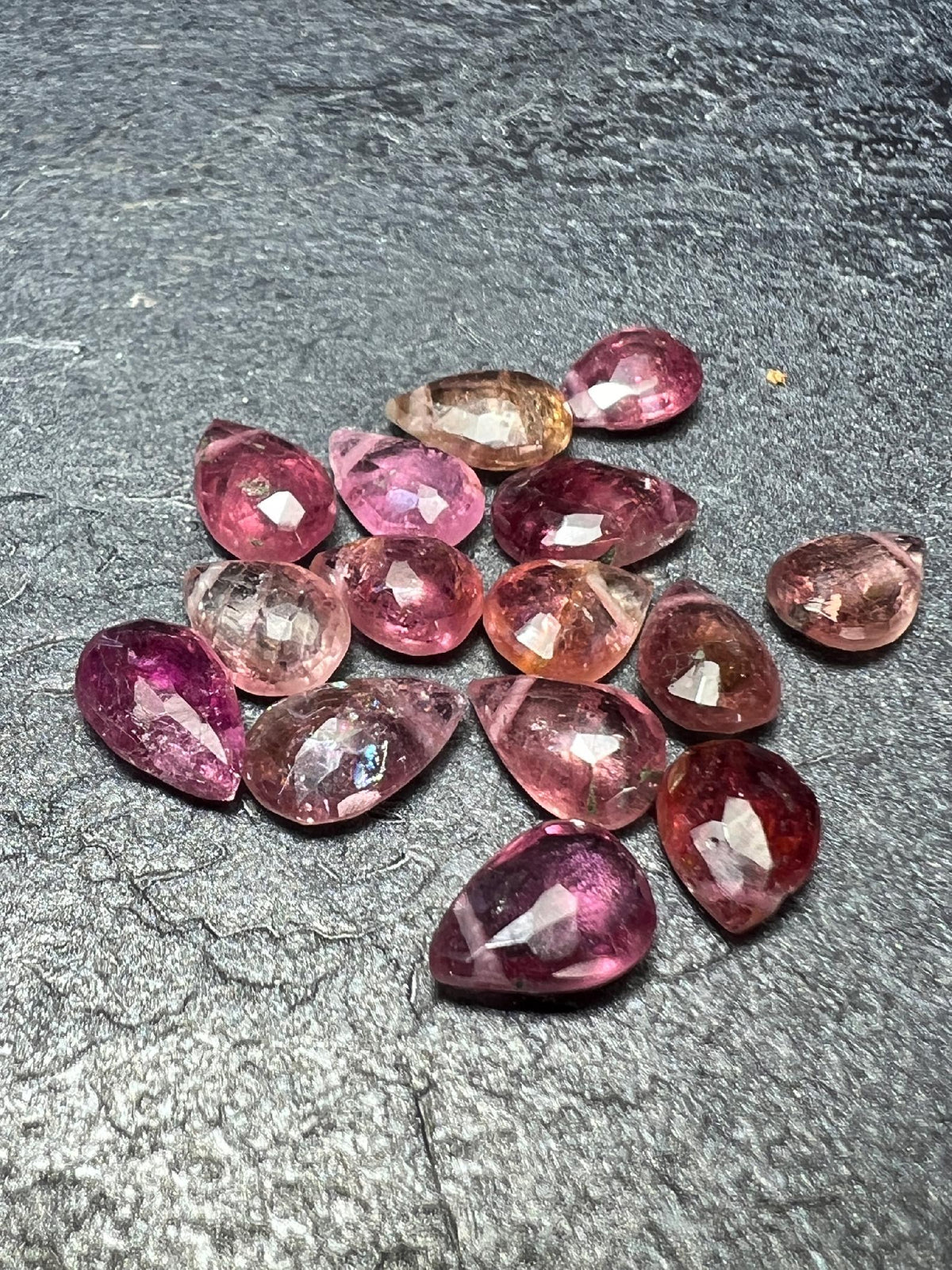 TURMALIN RÓŻOWY ,KROPLA PRZEWIERCONA 8X6 mm