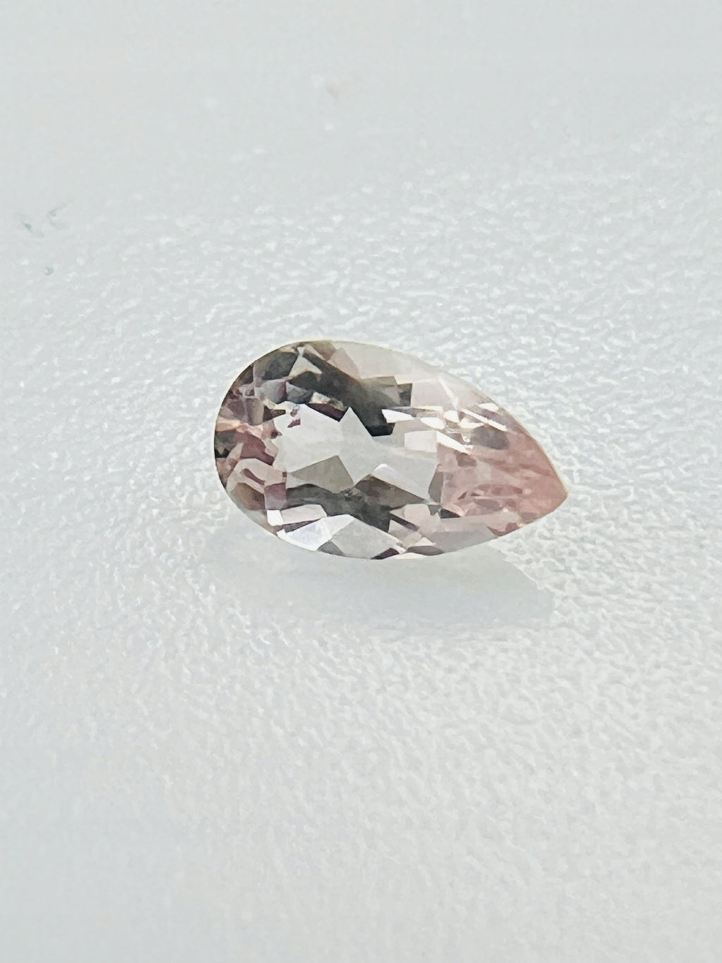 MORGANIT ŁEZKA 5X3 mm SZTUKA