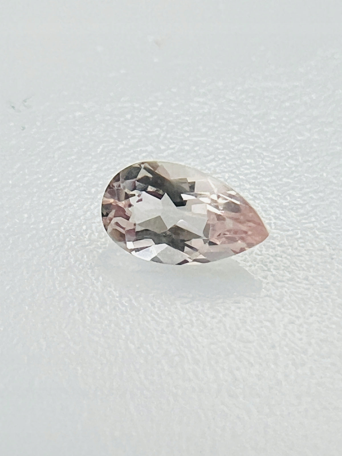MORGANIT ŁEZKA 5X3 mm SZTUKA